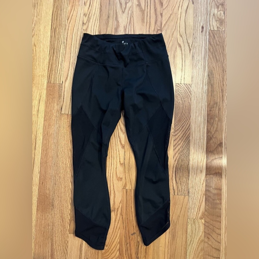 Athleta Aura Sonar Capri Leggings Black sz S Mesh Yoga Running Athletic Pants
